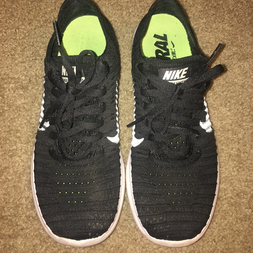 Nike flyknit sneakers size 7